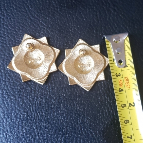 Vintage Monet Stud Earrings - Picture 5 of 6